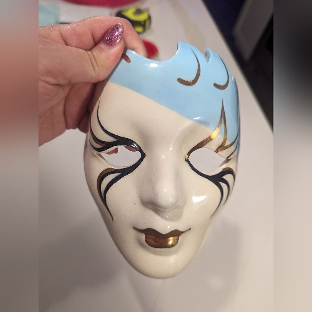 Handmade Ceramic Mask Signed by Local Artist - Picture 5 of 9